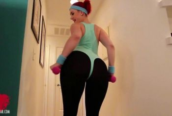 Pornstar Siri with a big ass loves to tease during training with big tits and ass